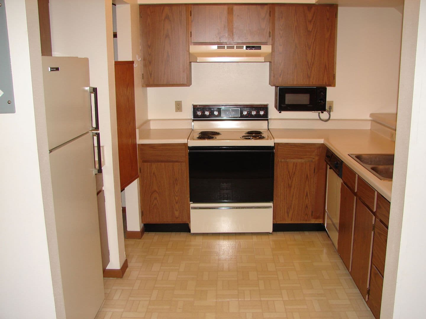Stoughton Apartment: 335-336 Olson Court