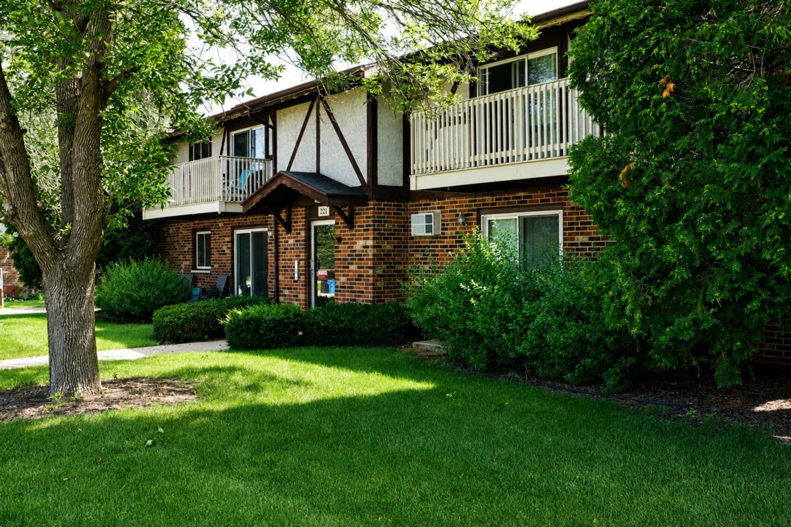 Oregon Apartment: 205-233 Walnut Street