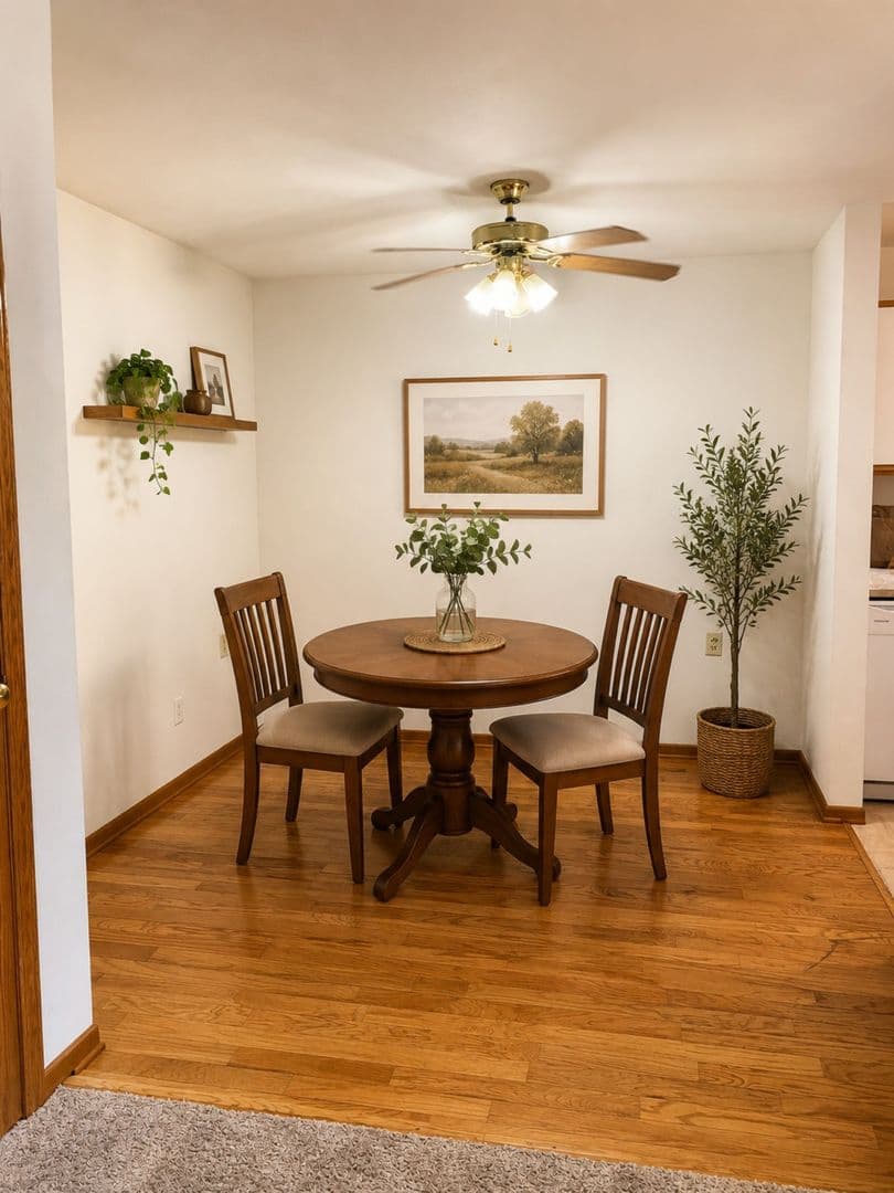 Windsor Apartment: 6522-28 Lake Rd