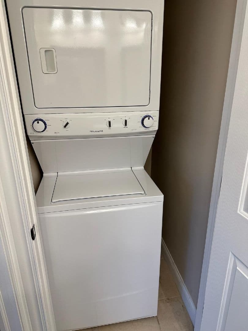 Middleton Apartment: 7506-7523 Rohlich Court
