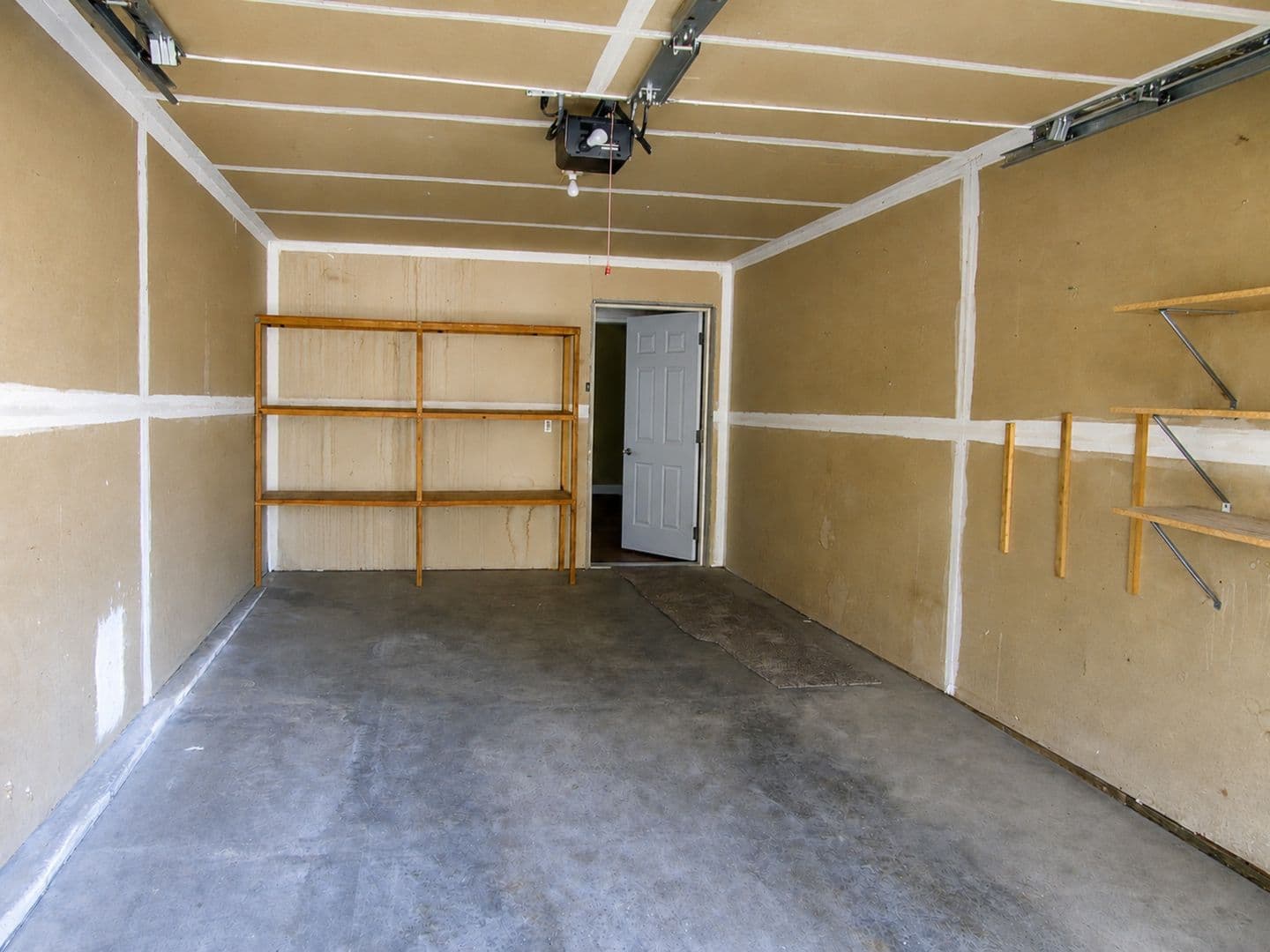 McFarland Apartment: 4705-4711 Siggelkow Rd