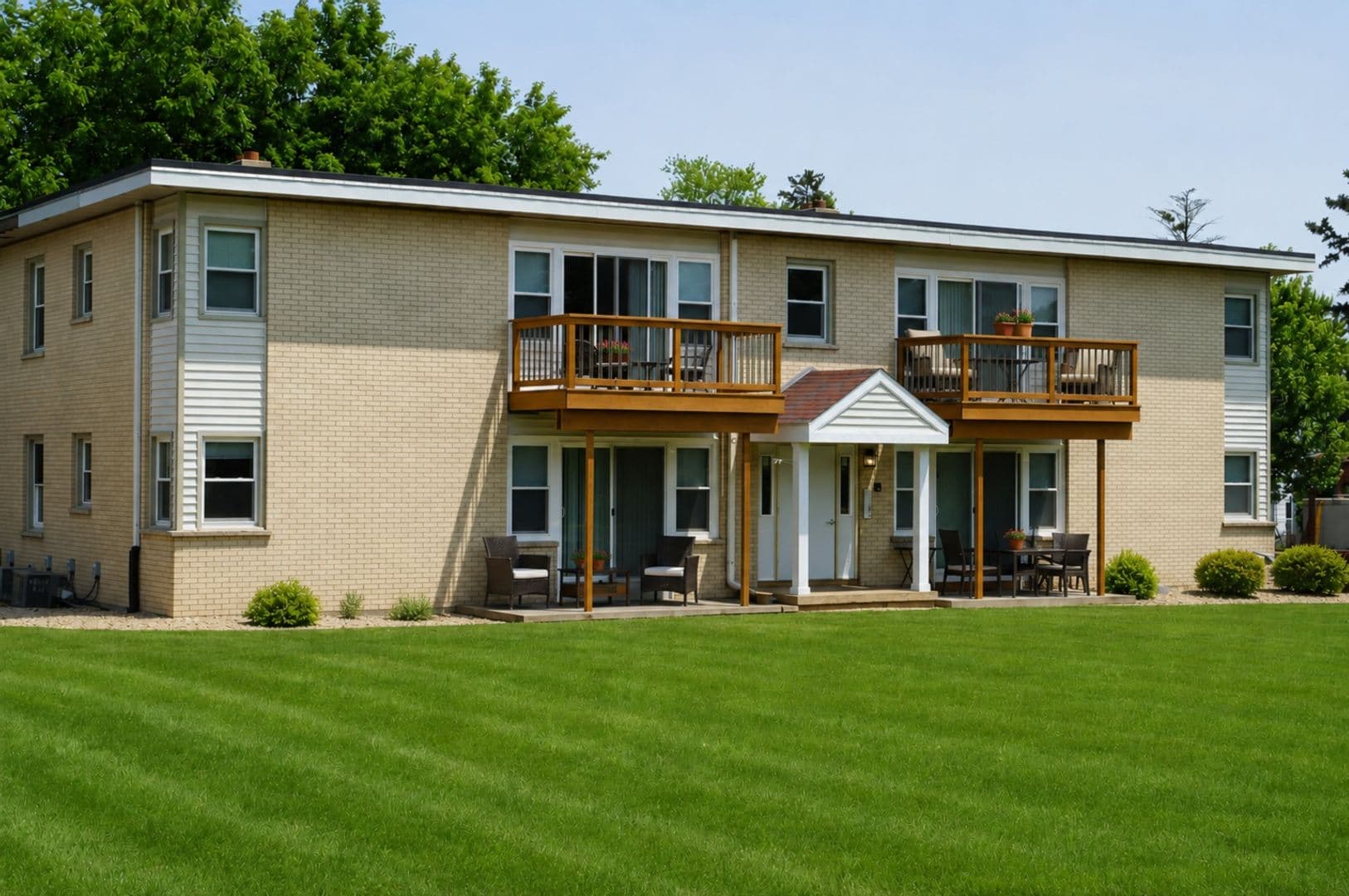 Verona Apartment: 100 Paoli St