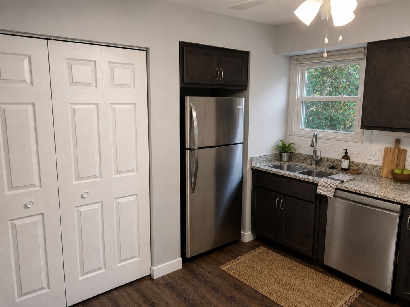 Oregon Apartment: 205-233 Walnut Street
