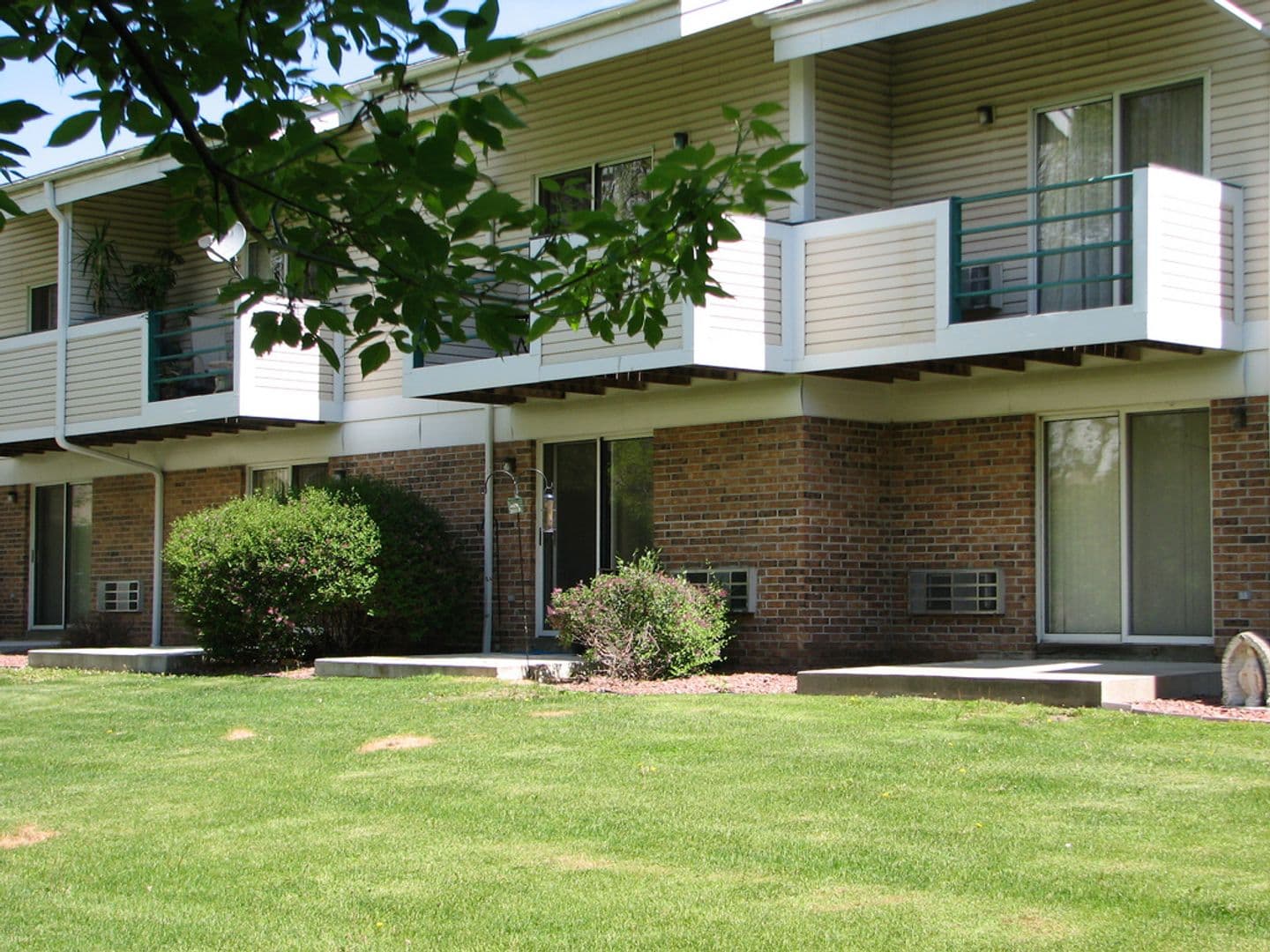 Stoughton Apartment: 335-336 Olson Court