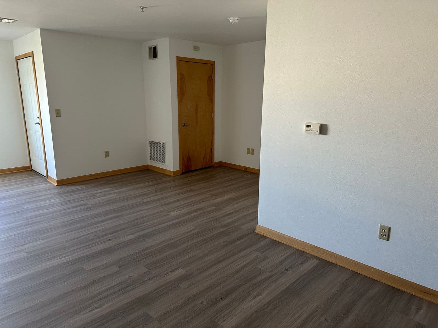 McFarland Apartment: 5600 Lexington Street