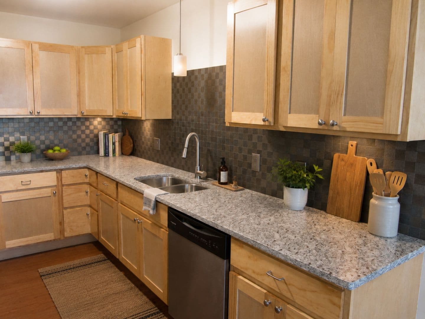 McFarland Apartment: 4705-4711 Siggelkow Rd