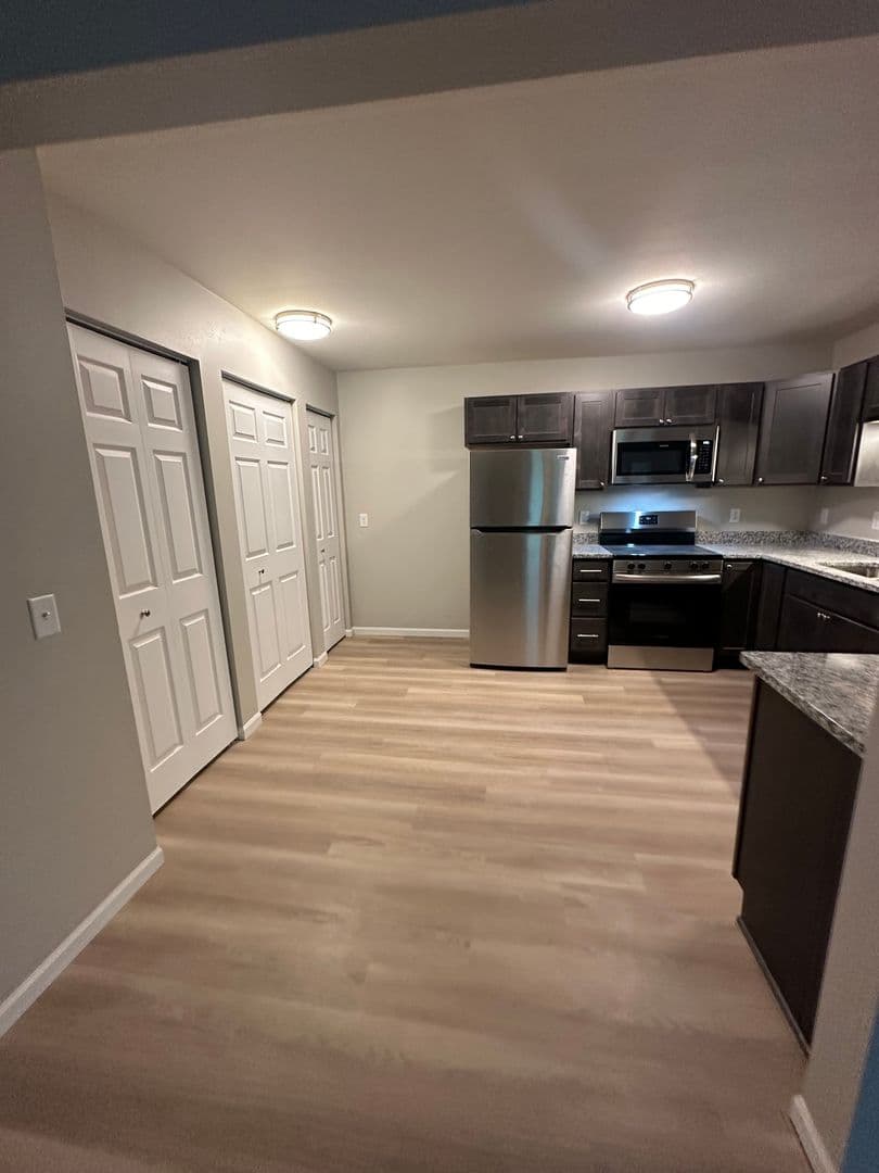 Middleton Apartment: 7506-7523 Rohlich Court