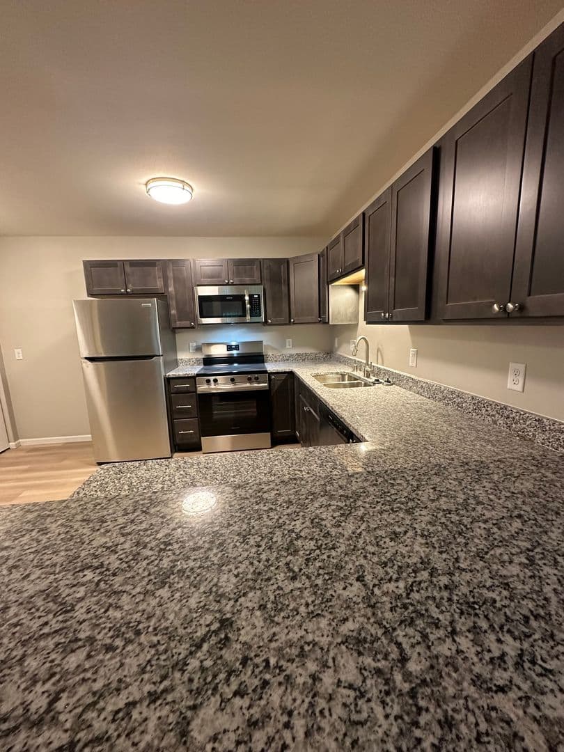 Middleton Apartment: 7506-7523 Rohlich Court