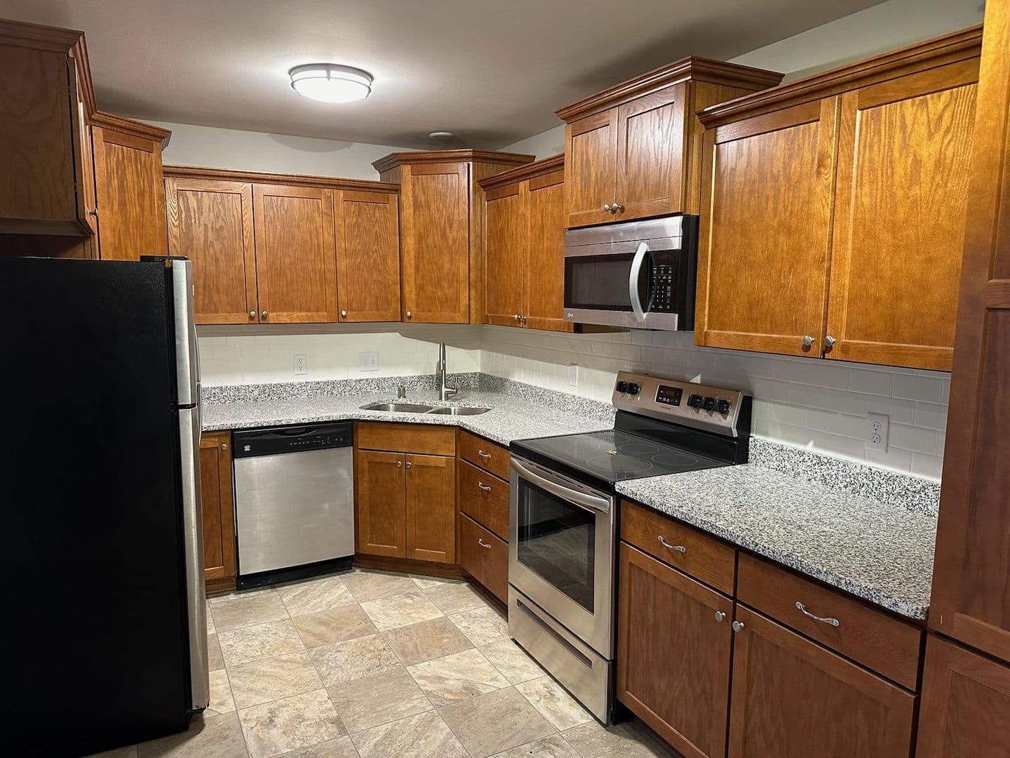 Middleton Apartment: 7506-7523 Rohlich Court
