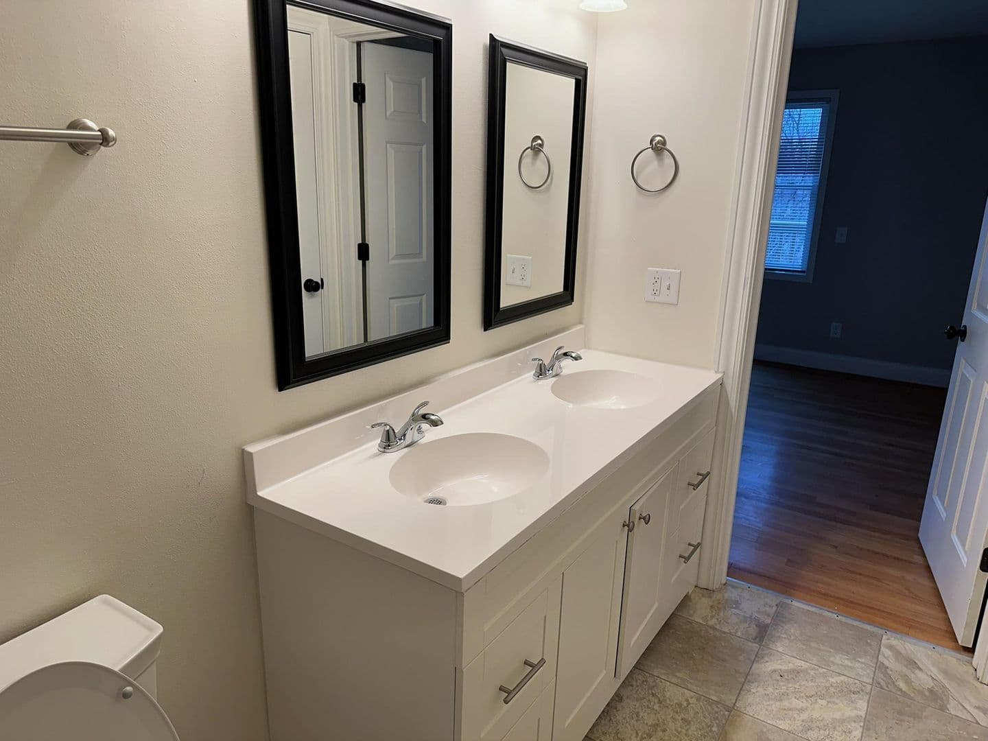 Middleton Apartment: 7506-7523 Rohlich Court