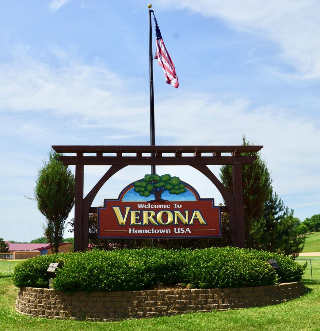 Verona Apartment: 100 Paoli St
