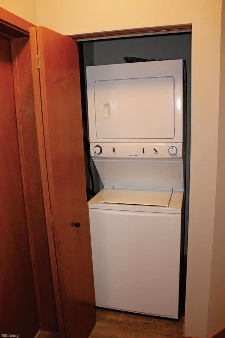 Middleton Apartment: 7710 Terrace Avenue