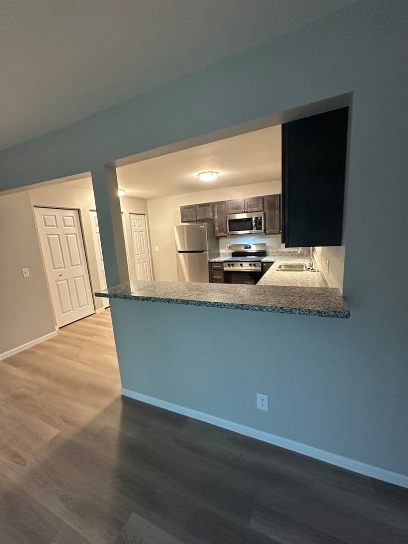Middleton Apartment: 7506-7523 Rohlich Court