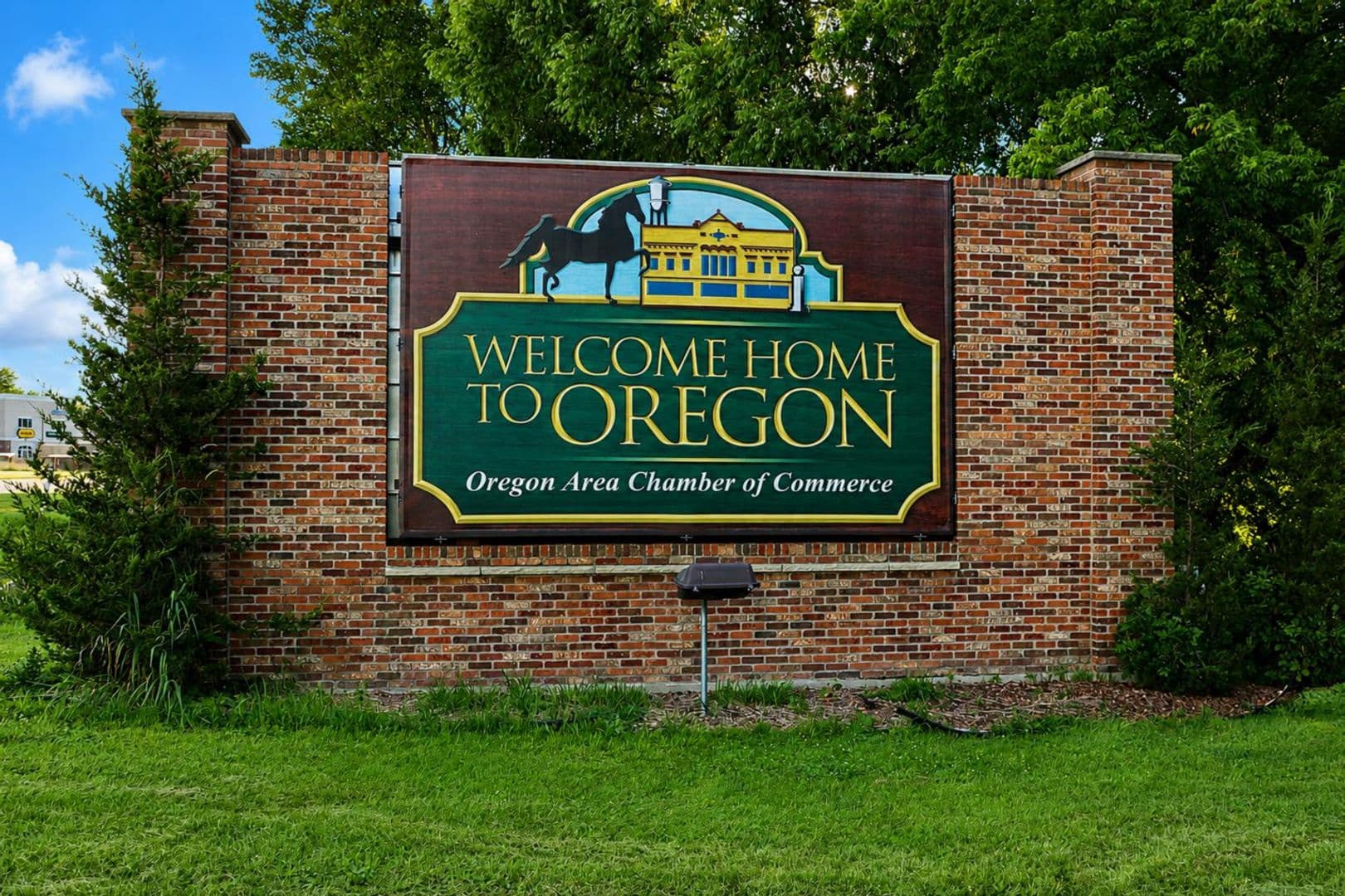 Oregon Apartment: 205-233 Walnut Street