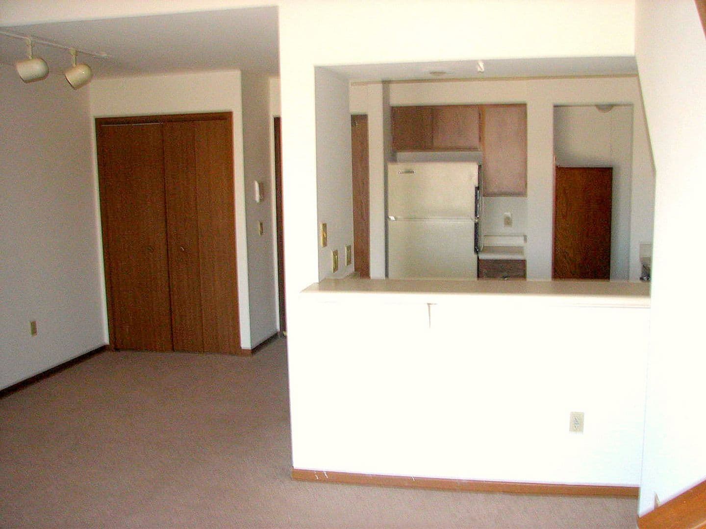 Stoughton Apartment: 335-336 Olson Court