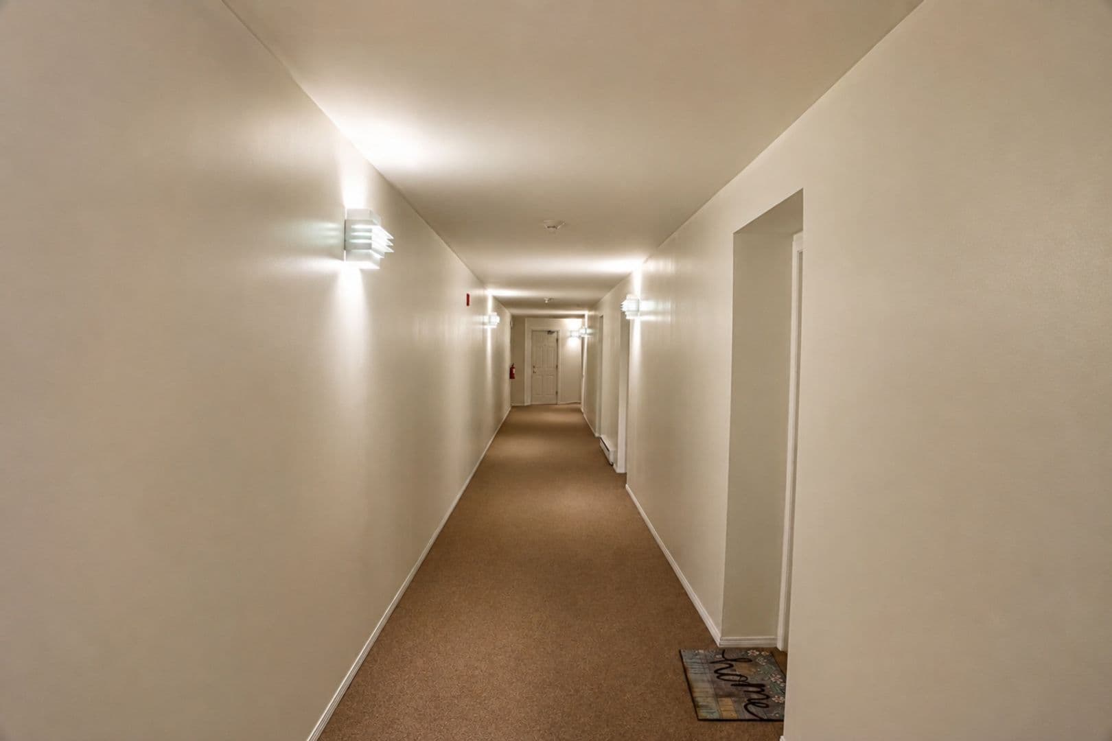 Madison Apartment: 1481 Carver St