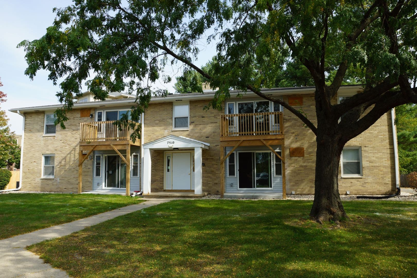 Middleton Apartment: 7506-7523 Rohlich Court