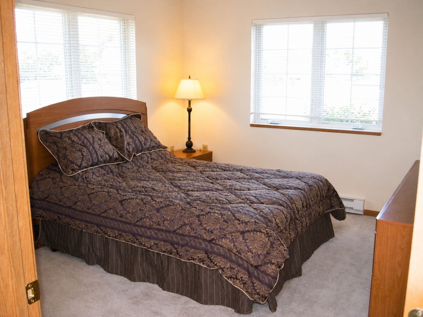 Windsor Apartment: 6522-28 Lake Rd