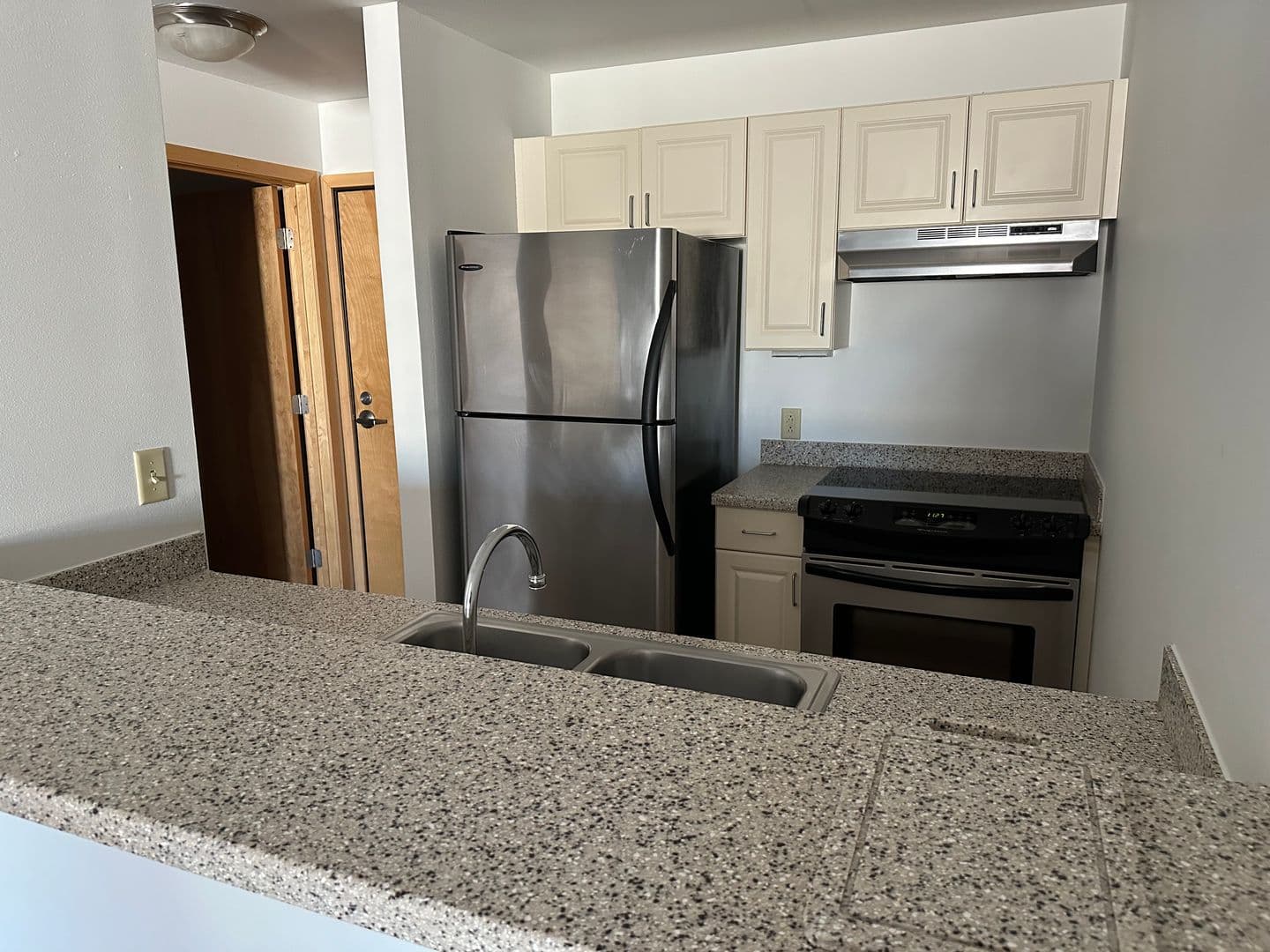 Madison Apartment: 2802 Dryden Drive