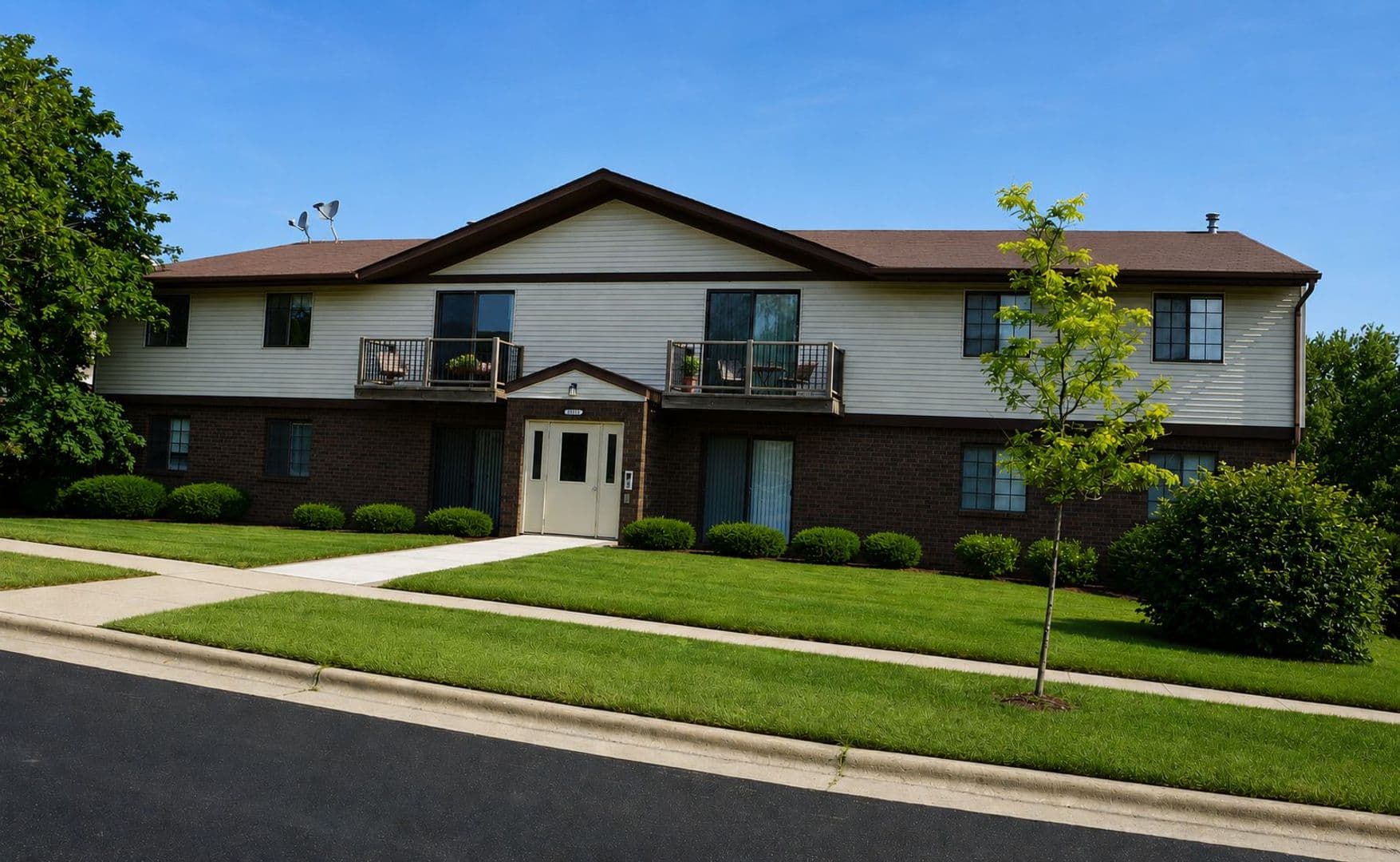 Stoughton Apartment: 1526 Kenilworth Ct.
