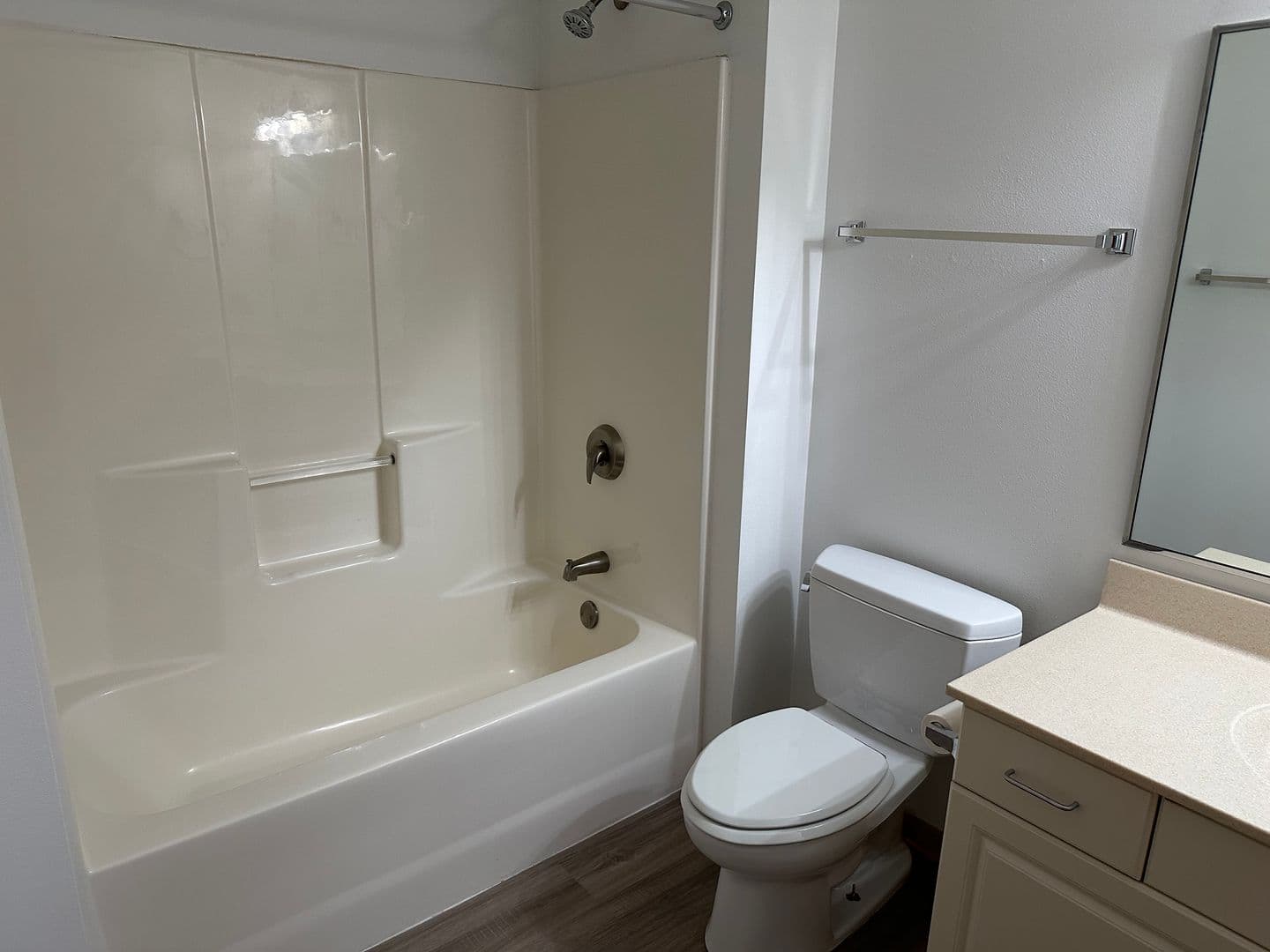 McFarland Apartment: 5600 Lexington Street