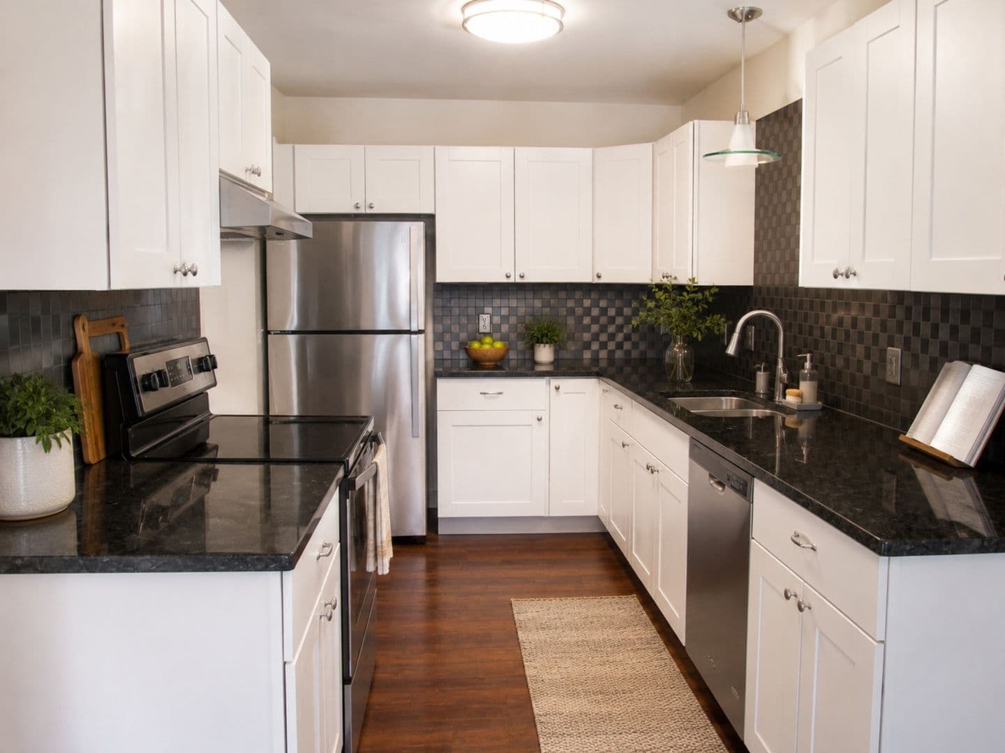McFarland Apartment: 4705-4711 Siggelkow Rd