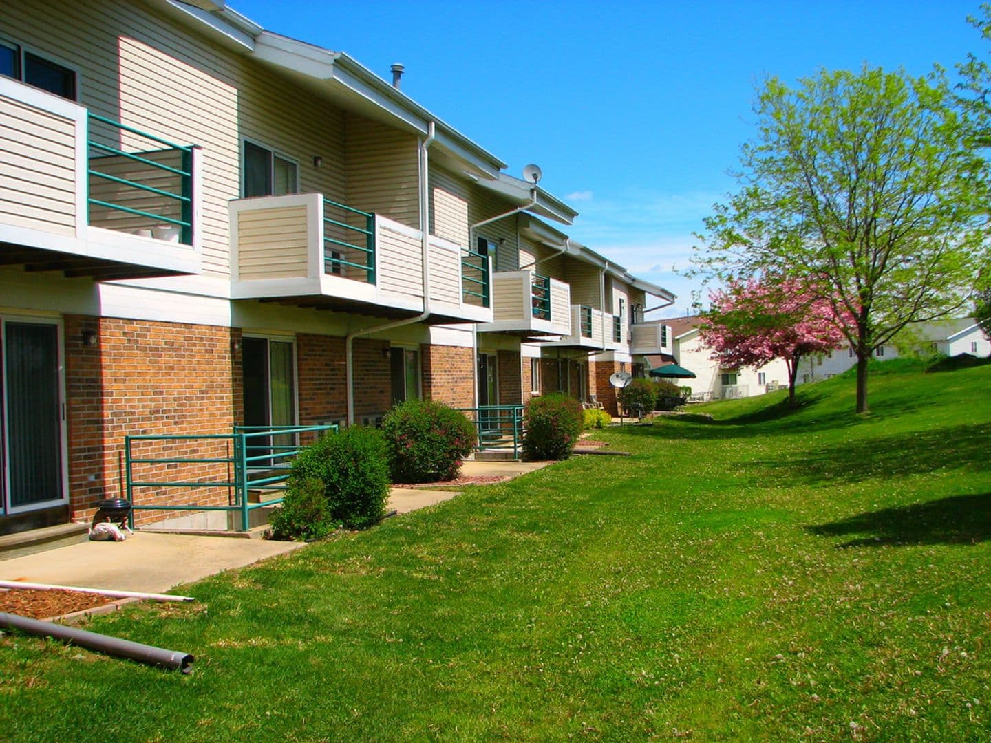 Stoughton Apartment: 335-336 Olson Court
