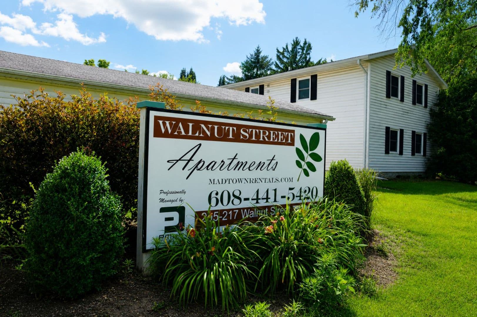 Oregon Apartment: 205-233 Walnut Street