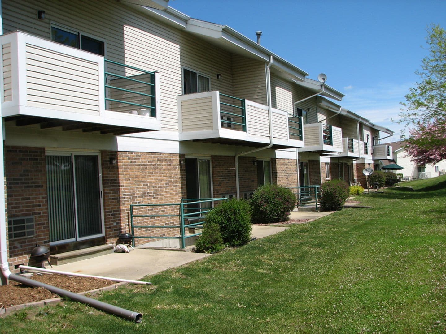 Stoughton Apartment: 335-336 Olson Court