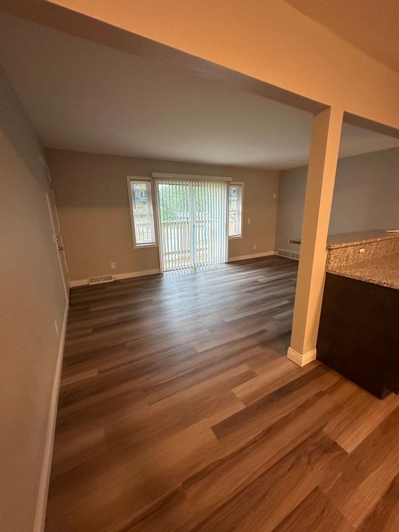 Middleton Apartment: 7506-7523 Rohlich Court