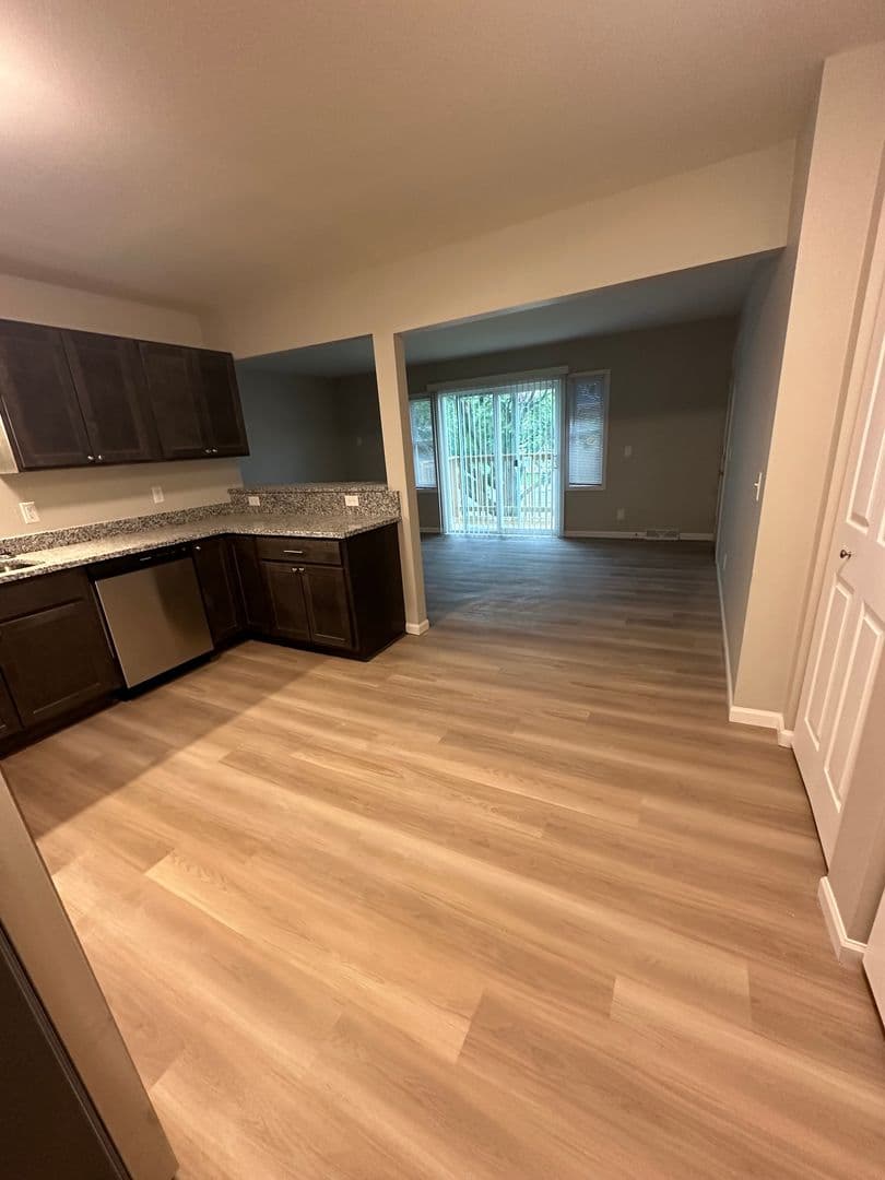 Middleton Apartment: 7506-7523 Rohlich Court