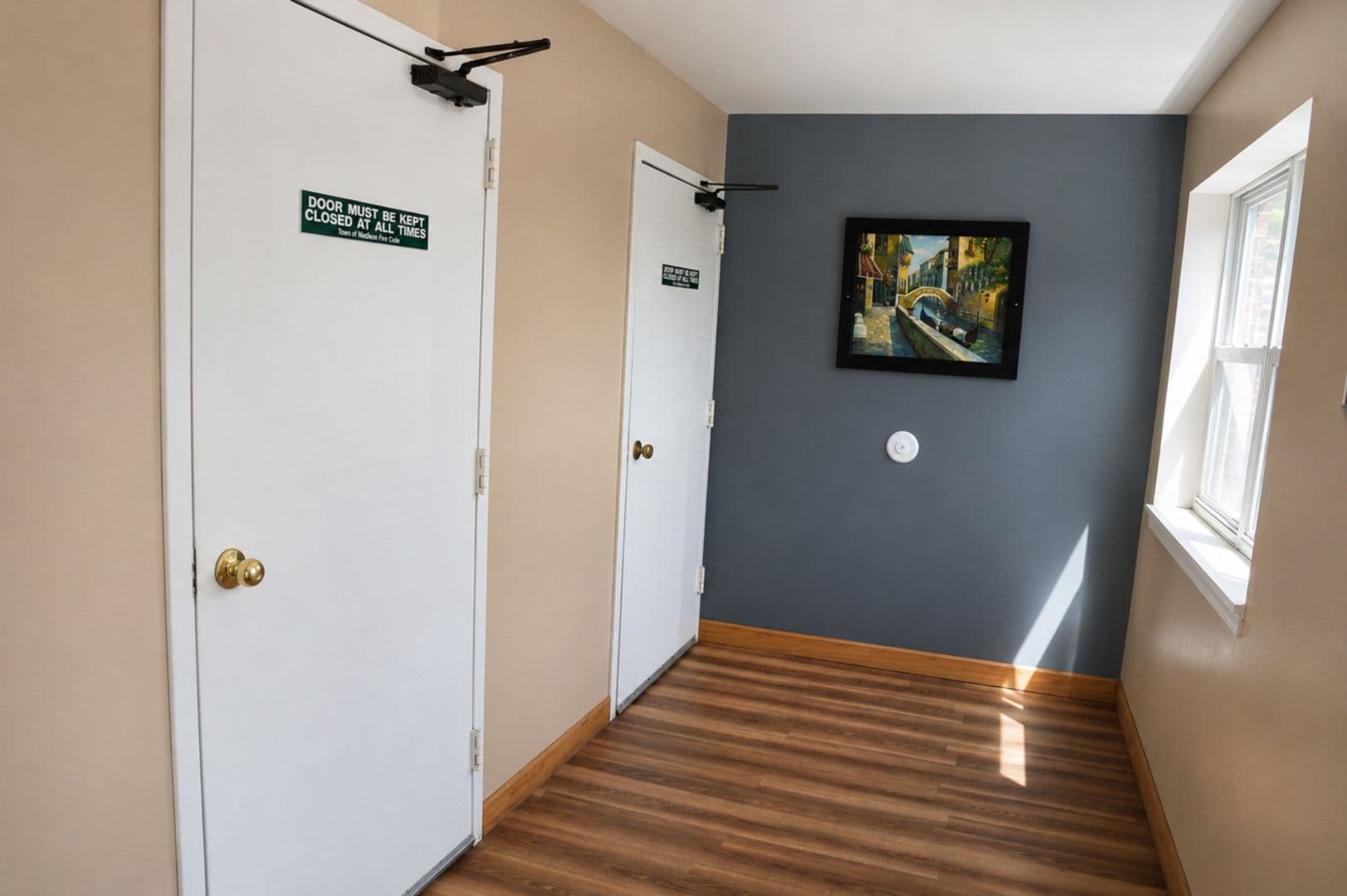 Madison Apartment: 1481 Carver St