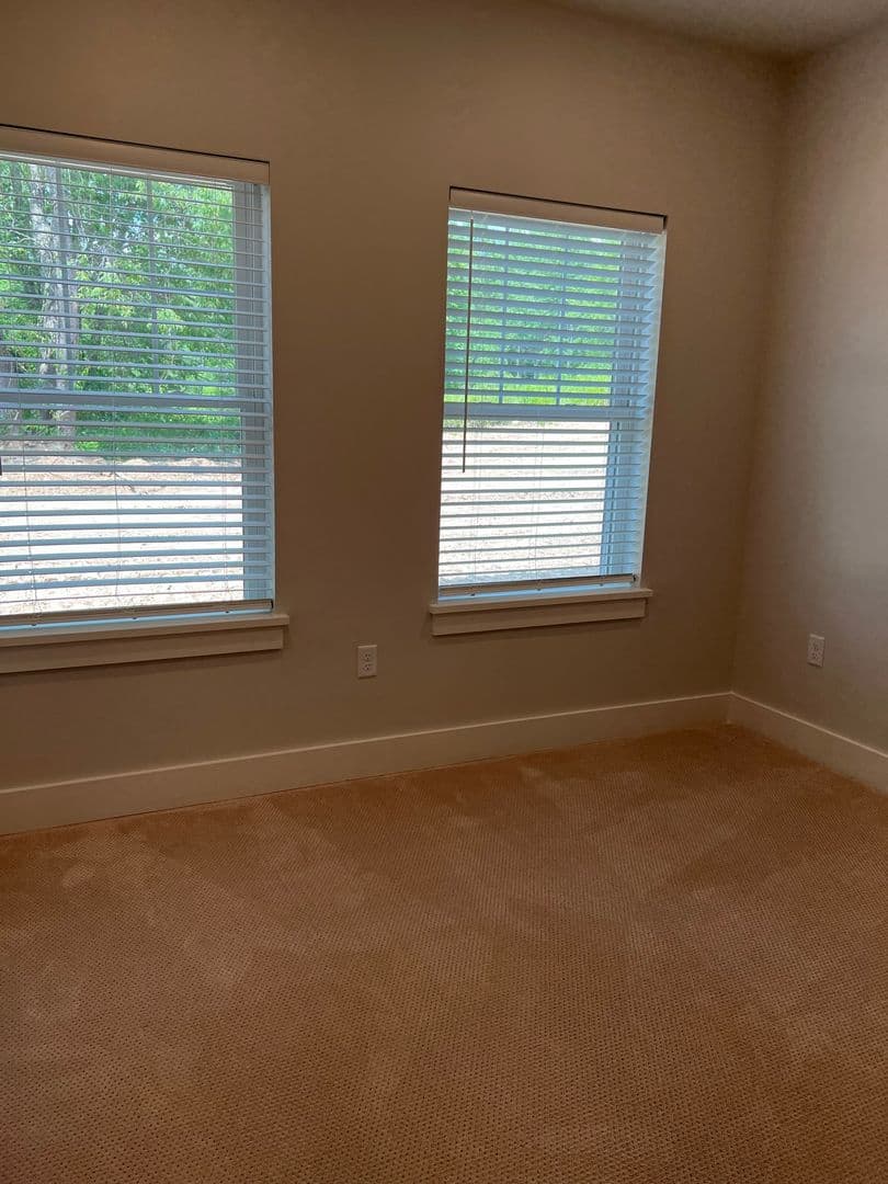 Glenmont Apartment: 2 Mystic Lane