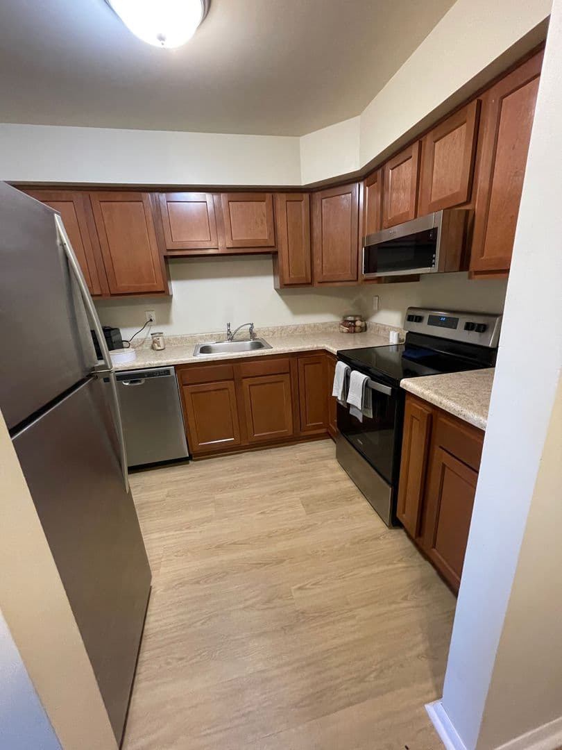 Albany Apartment: 1 Colatosti Place
