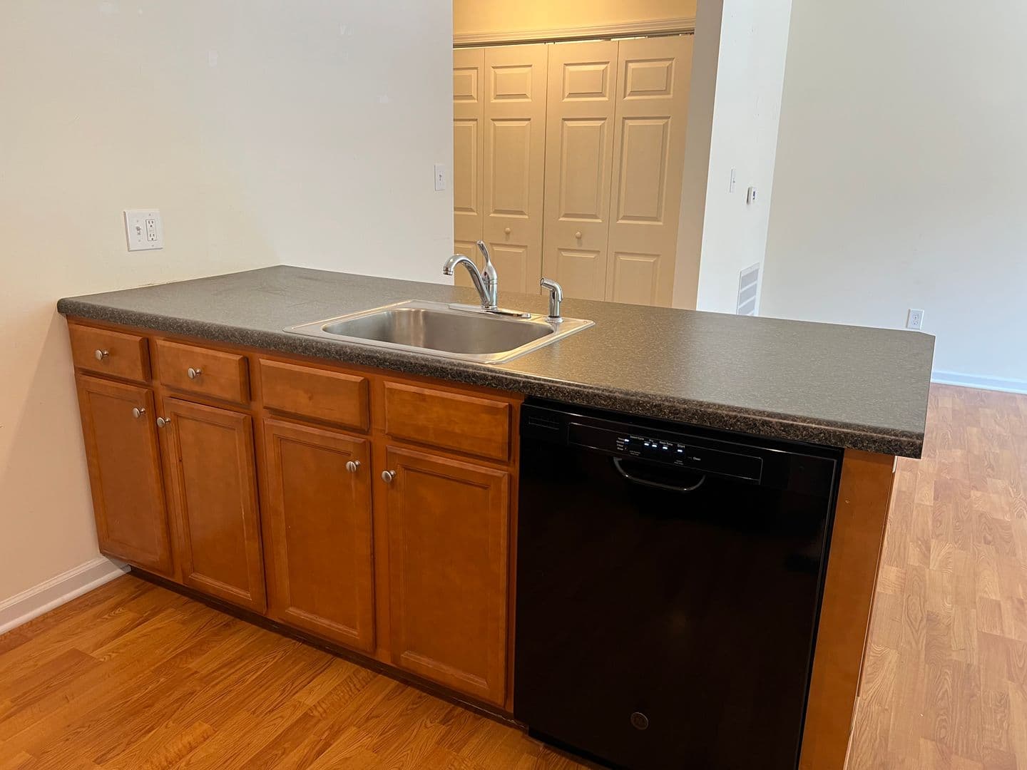 Rotterdam Apartment: 1175 Fort Hunter Road
