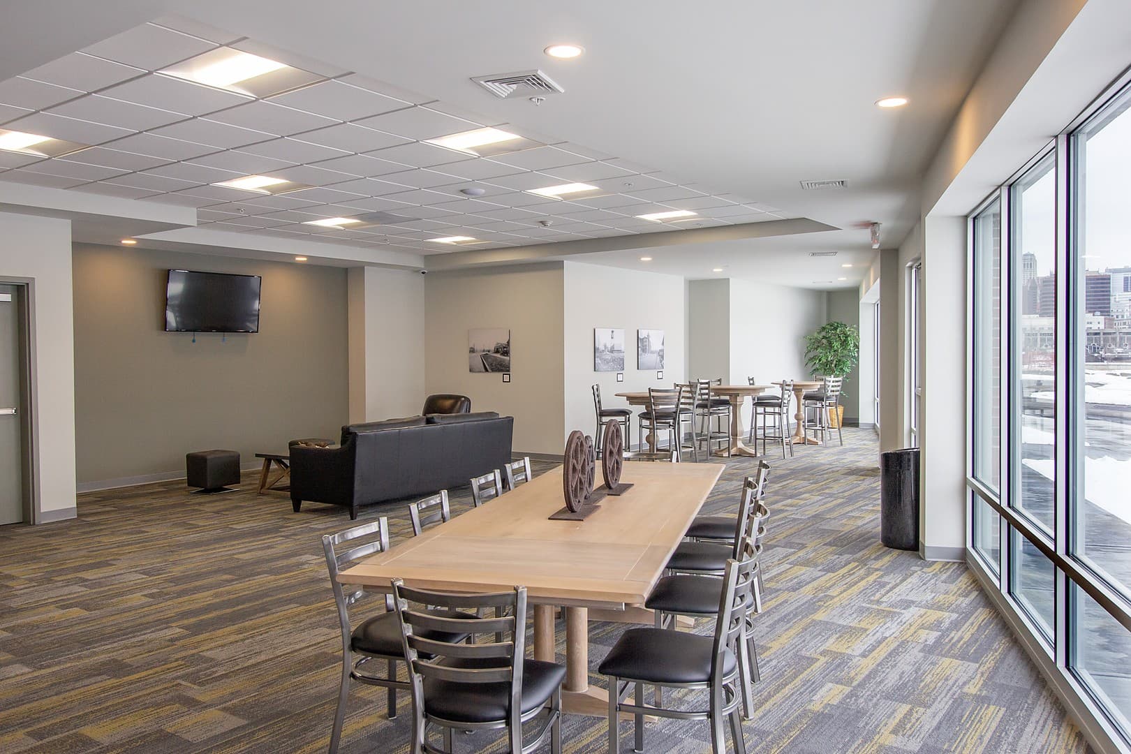 Rensselaer Apartment: 100 New Broadway