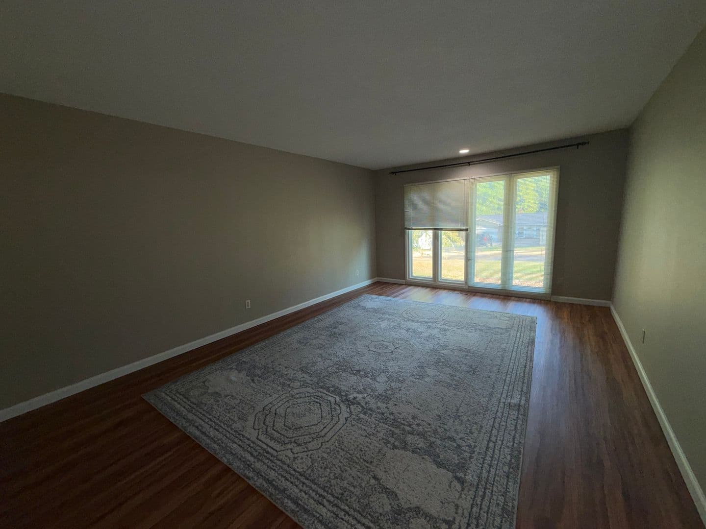 Manchester House: 1 Nicolet Dr