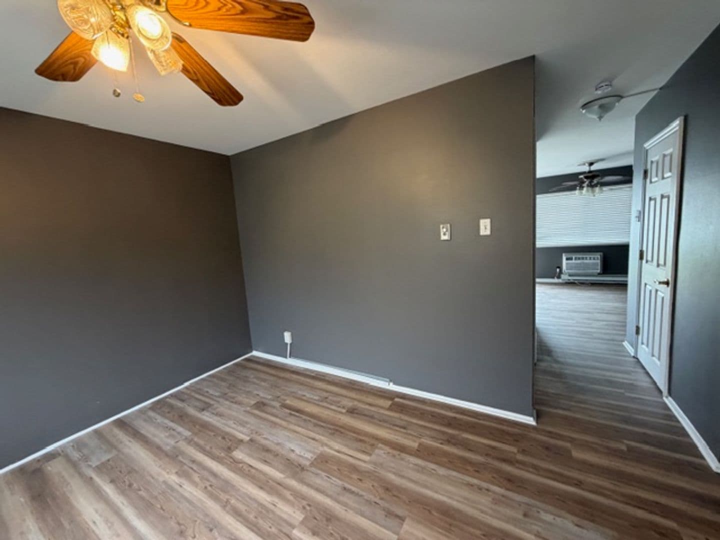 Hazelwood House: 7489 Hazelcrest Dr