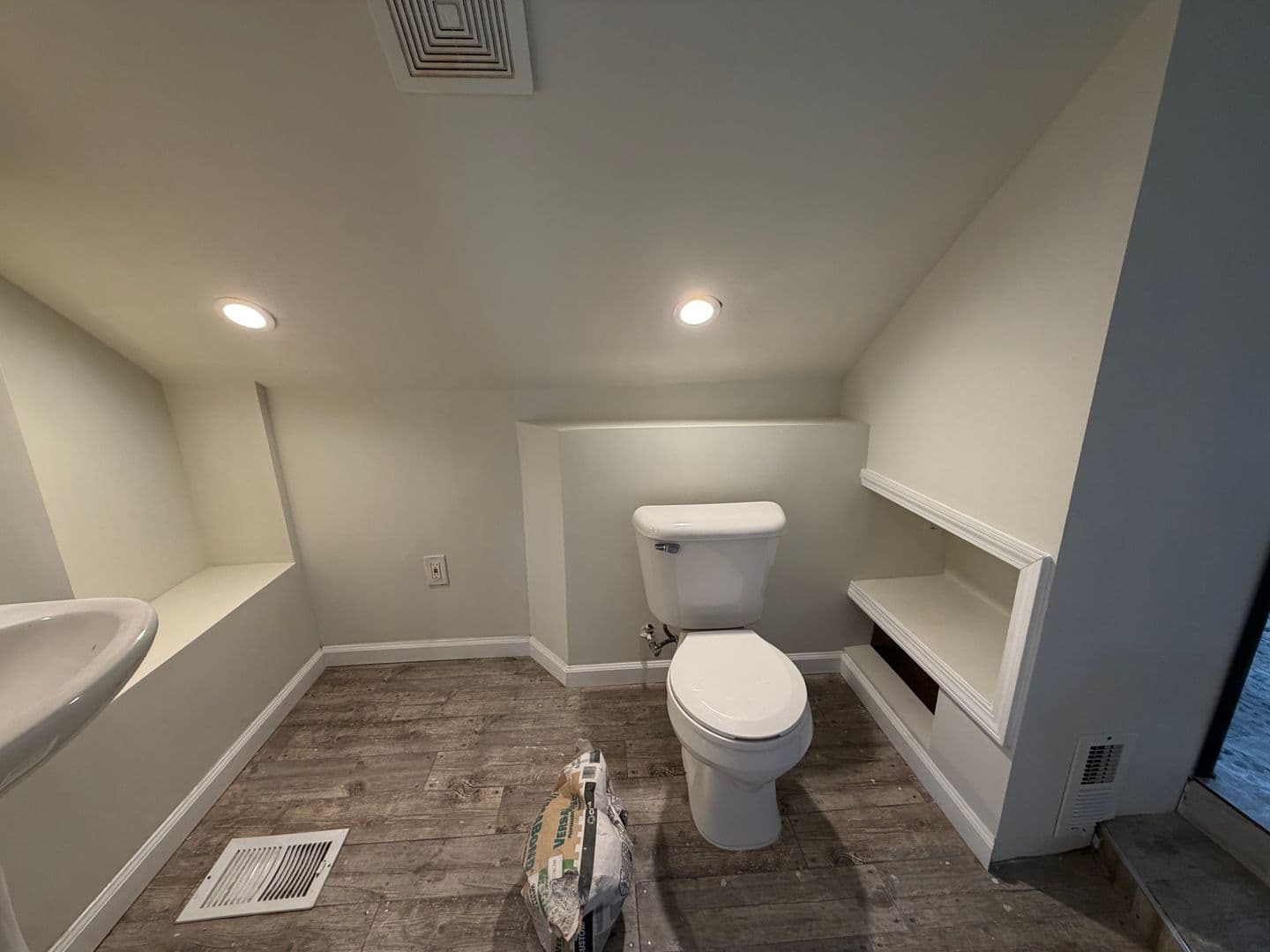 Saint Louis House: 13091 E Lakeridge Dr.