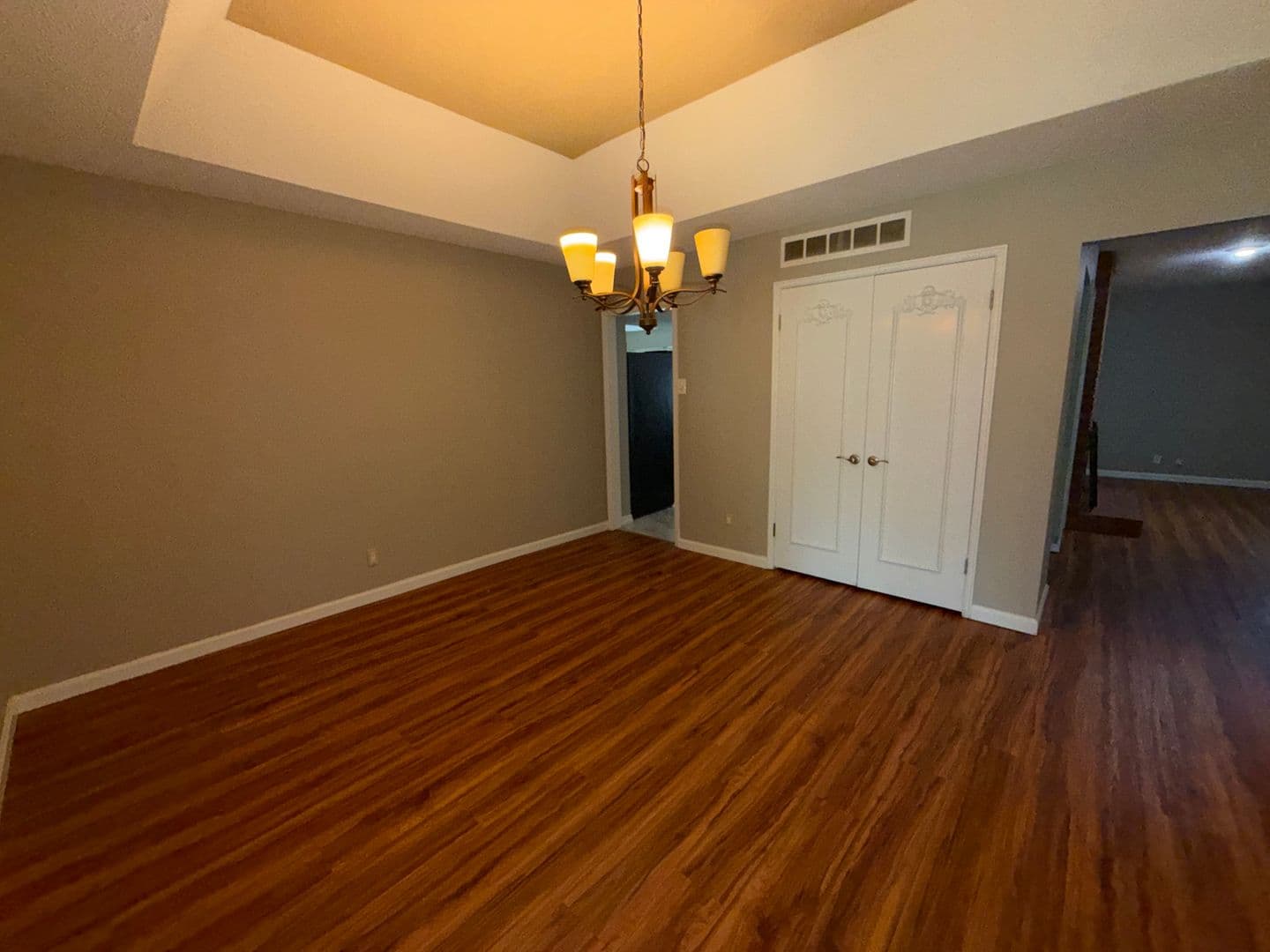Manchester House: 1 Nicolet Dr