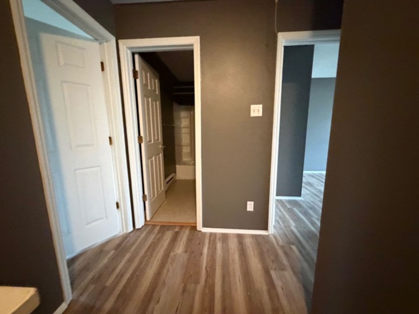 Hazelwood House: 7489 Hazelcrest Dr