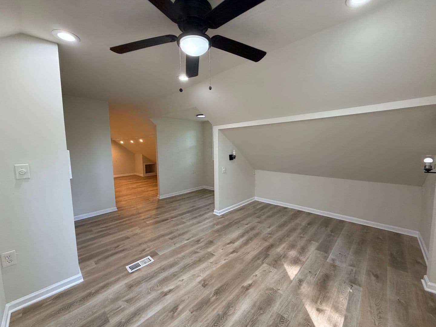 Saint Louis House: 13091 E Lakeridge Dr.