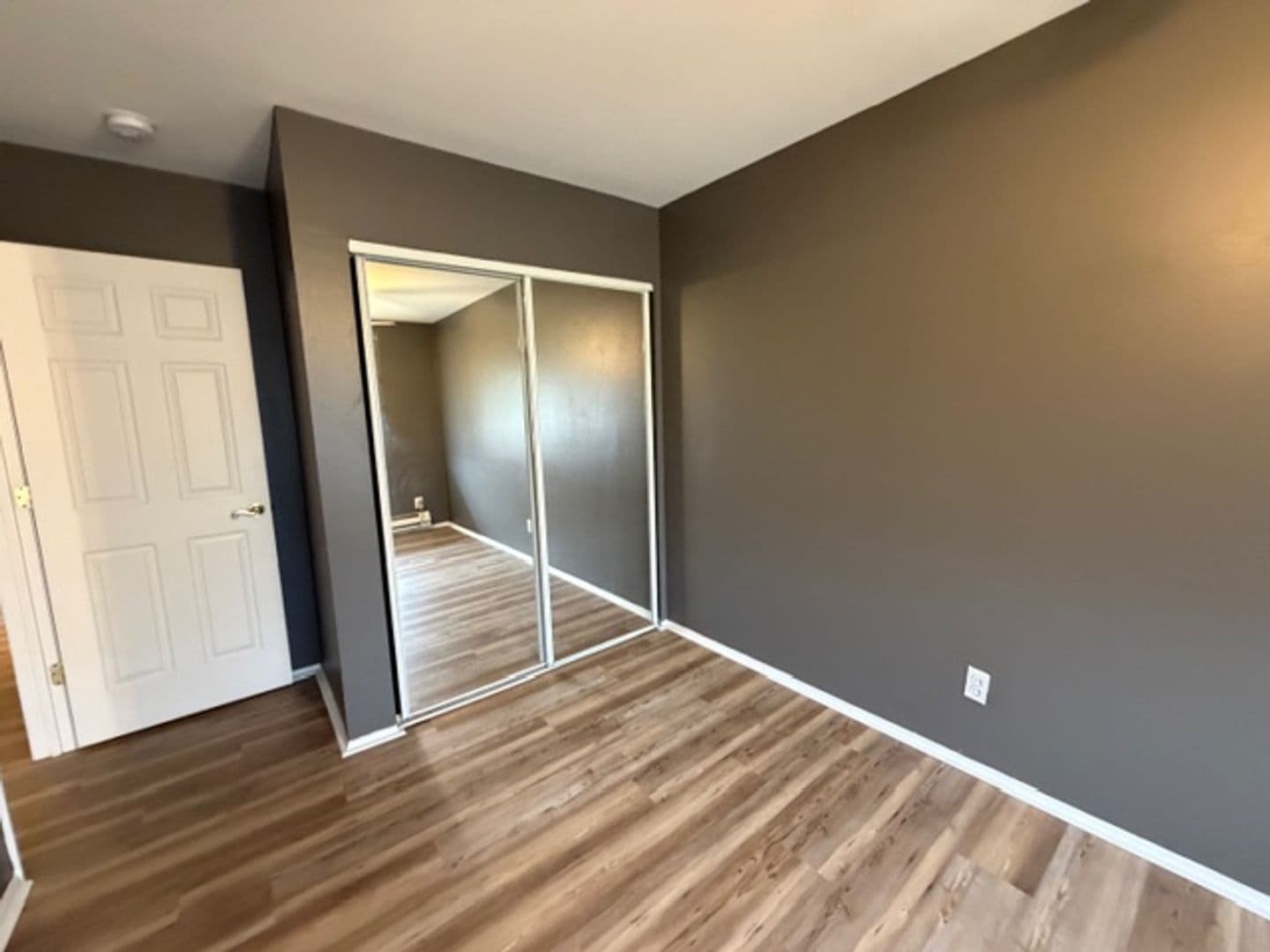 Hazelwood House: 7489 Hazelcrest Dr