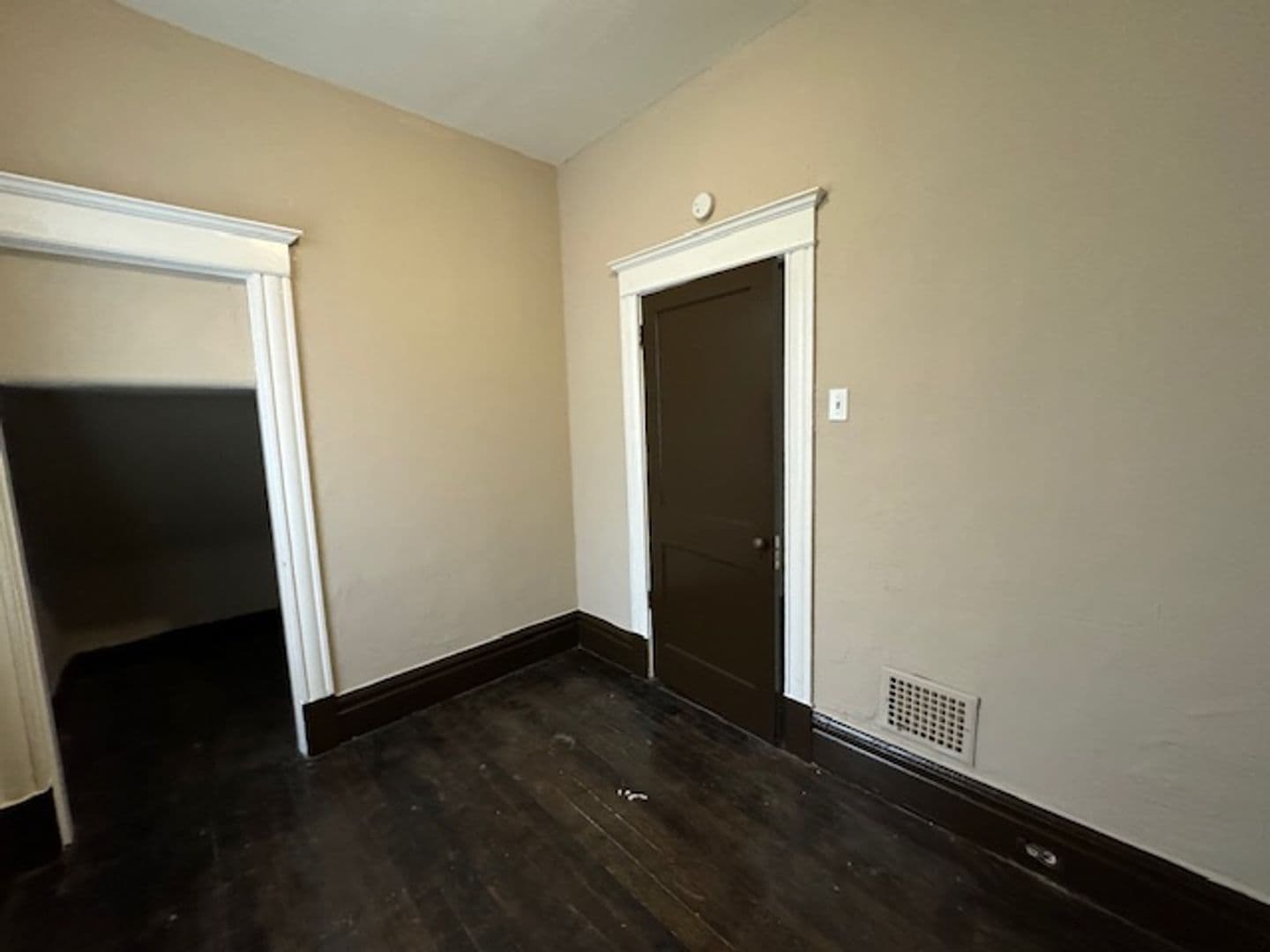 Saint Louis Apartment: 3920 Ashland Ave 1F