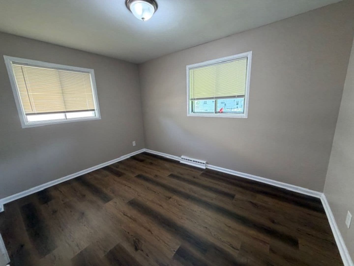 St. Louis House: 1141 Scott Ave