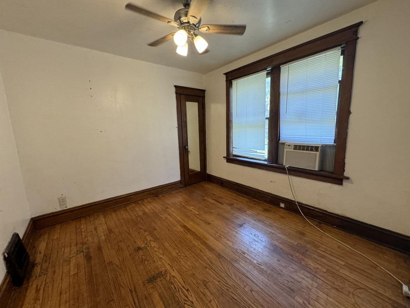 Saint Louis House: 5741 Floy Ave