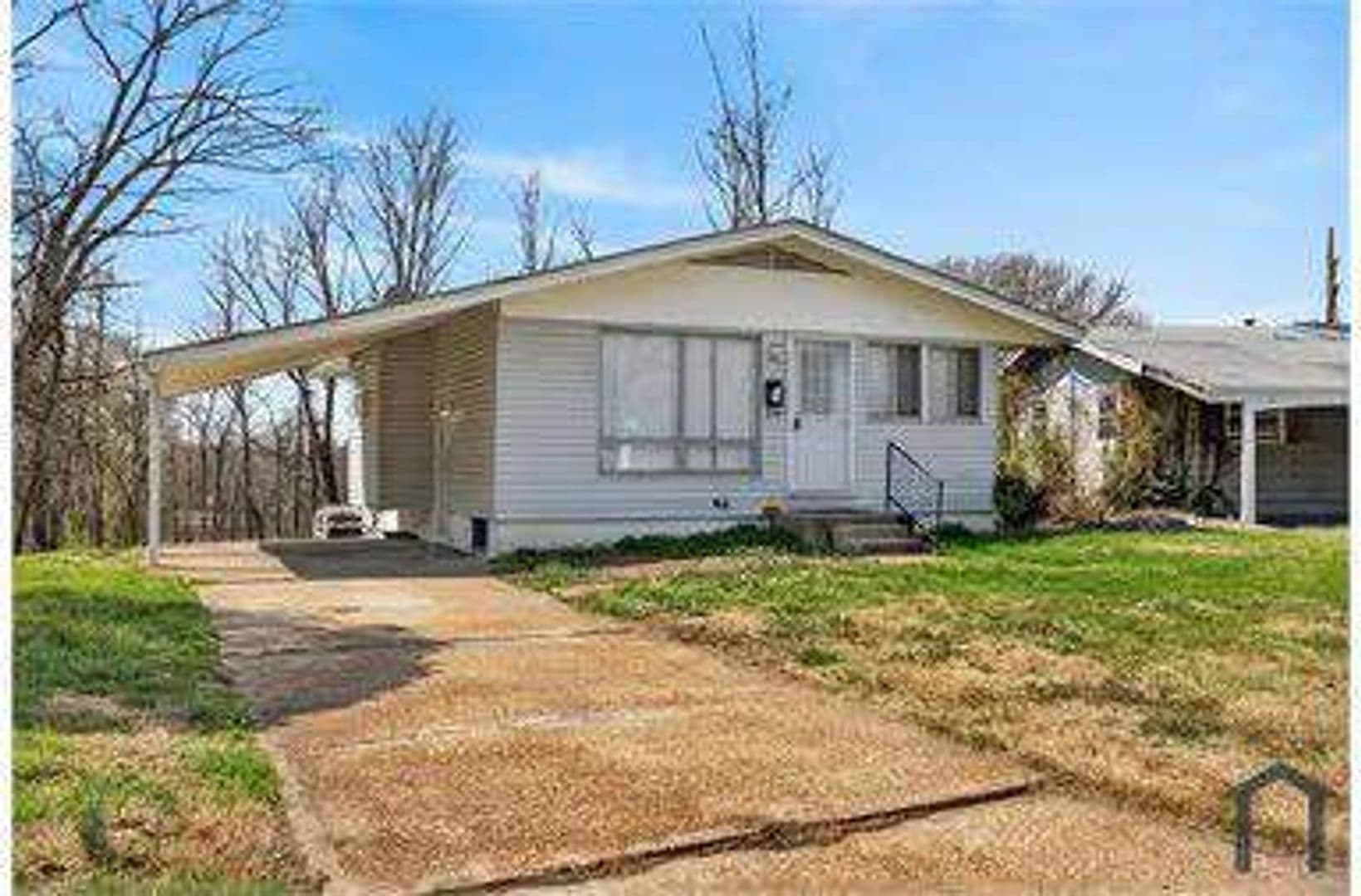 St. Louis, House: 10201 Gourock Dr,
