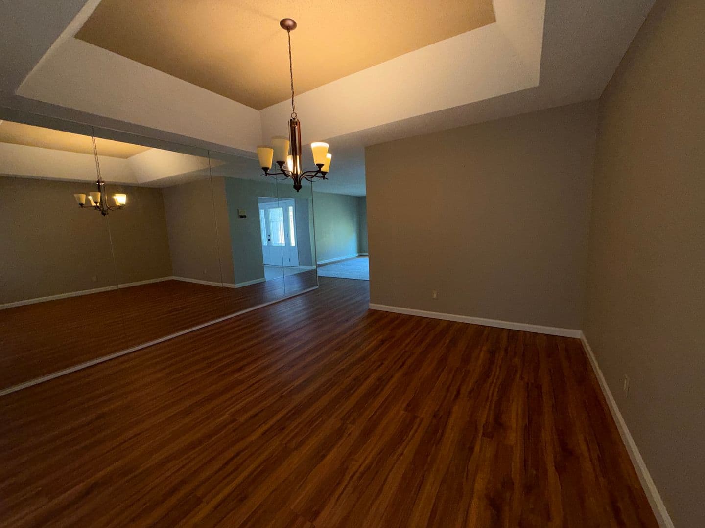 Manchester House: 1 Nicolet Dr