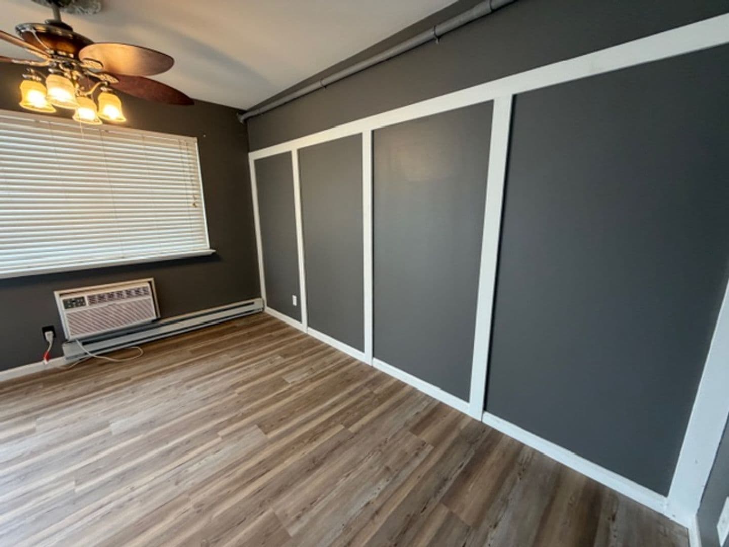 Hazelwood House: 7489 Hazelcrest Dr