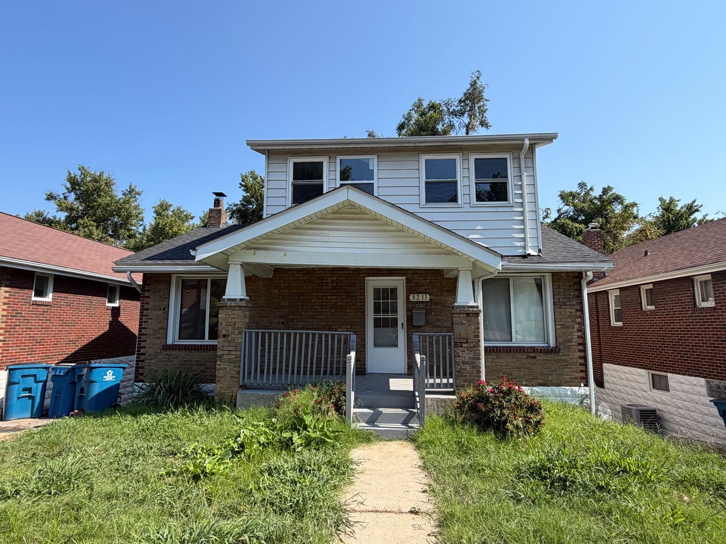 St. Louis House: 8213 John Pl
